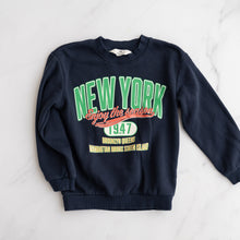 Load image into Gallery viewer, H&amp;M New York Jumper (6-7Y)
