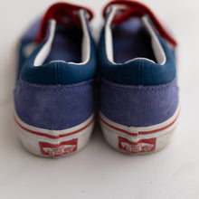 Load image into Gallery viewer, Vans Old School Sneakers (US Y3)
