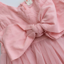 Load image into Gallery viewer, Beautiful Bow Dress (6-7Y)
