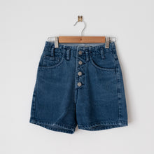 Load image into Gallery viewer, Vintage Guess Denim Shorts (24)
