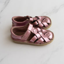 Load image into Gallery viewer, Kickers Metallic Sandals (US 11)
