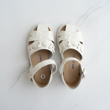 Load image into Gallery viewer, White Butterfly Sandals (US 9)
