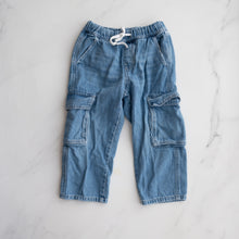 Load image into Gallery viewer, H&amp;M Cargo Denim Joggers (2-3Y)
