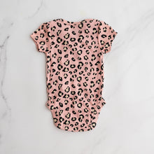 Load image into Gallery viewer, Leopard Onesie (9-12M)
