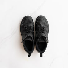 Load image into Gallery viewer, Nike Court Borough (US 13)
