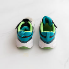 Load image into Gallery viewer, Nike Sneakers (US 13)
