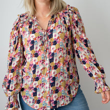 Load image into Gallery viewer, Vincent Floral Blouse (14-16)
