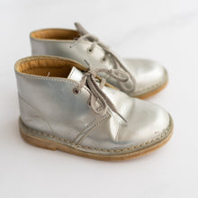 Load image into Gallery viewer, Clarks Metallic Desert Boots (US 8)
