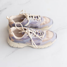 Load image into Gallery viewer, Zara Lilac Sneakers (EU36)
