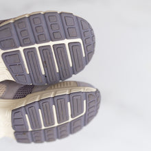 Load image into Gallery viewer, Zara Lilac Sneakers (EU36)

