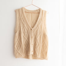 Load image into Gallery viewer, Lusciously Soft Wool Knit Vest (12-14)
