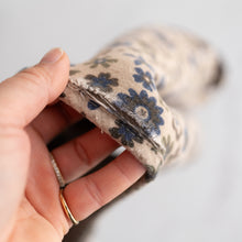 Load image into Gallery viewer, Reversible Floral Vest (5-7Y)
