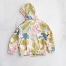 Load image into Gallery viewer, H&amp;M Abstract Shell Jacket (6-8Y)
